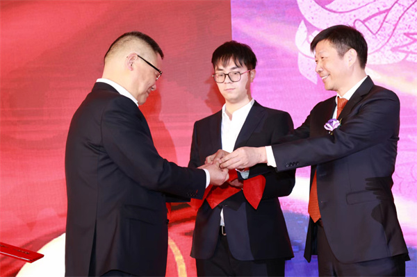 1724056784127525.jpg 授虎符.jpg